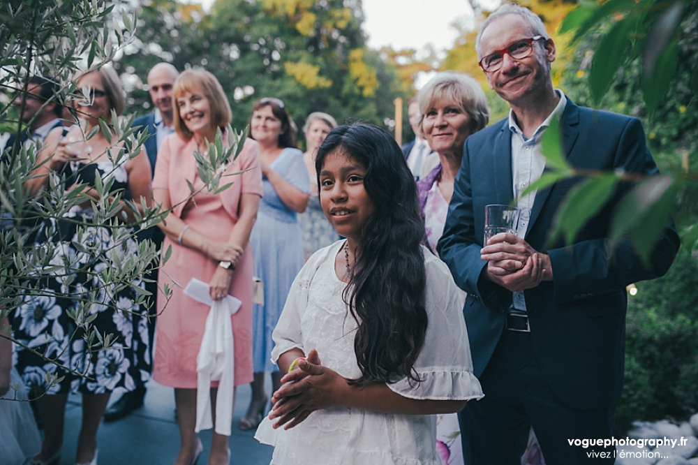 French wedding photographer same sex ; mariage gay homme au domaine saint clair le donjon à Etretat hotel luxe privatisé et à la mairie de Fécamp par Emmanuelle Auzou photographe mariage Normandie Dieppe Caen Deauville Rouen Paris France entière