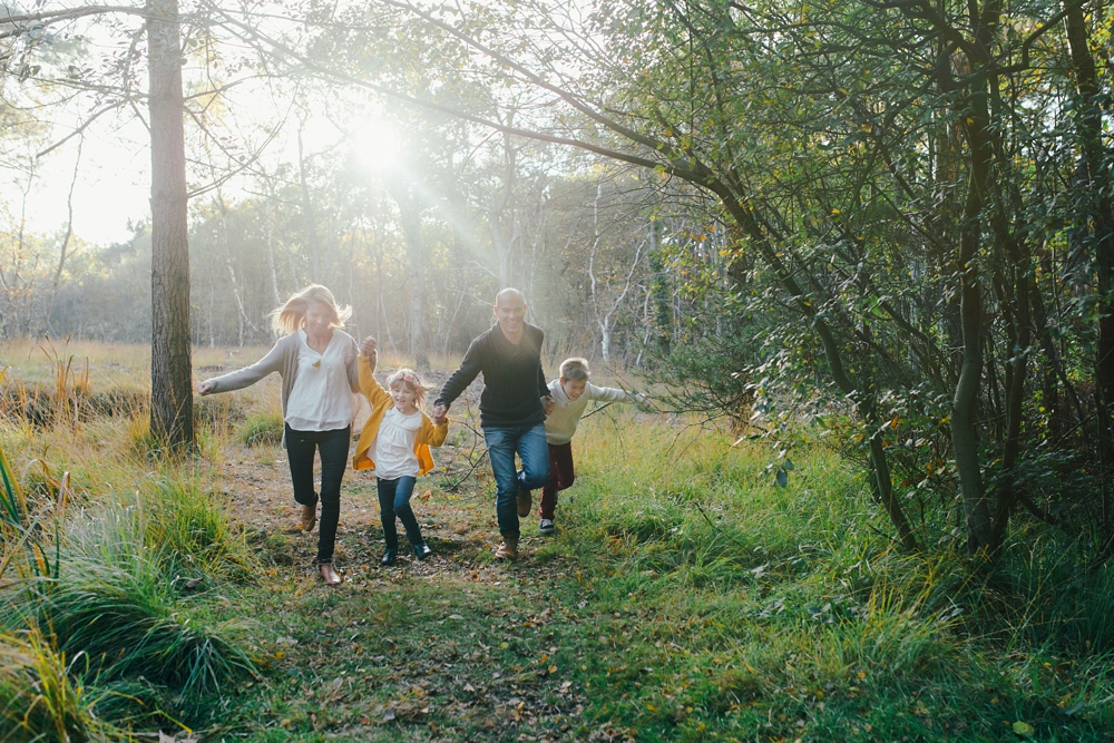 vogue-photography-emmanuelle-auzou-seance-famille-enfants-foret-nature-rouen-dieppe-normandie vogue-photography-emmanuelle-auzou-seance-famille-enfants-foret-nature-rouen-dieppe-normandie