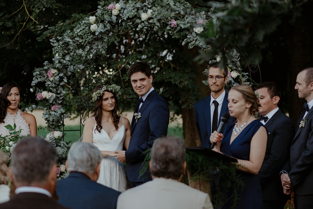 Mariage au Domaine de Quincampoix - Mariage franco-canadien laïque en extérieur avec robe Rue de Seine - Emmanuelle Auzou photographe de mariage