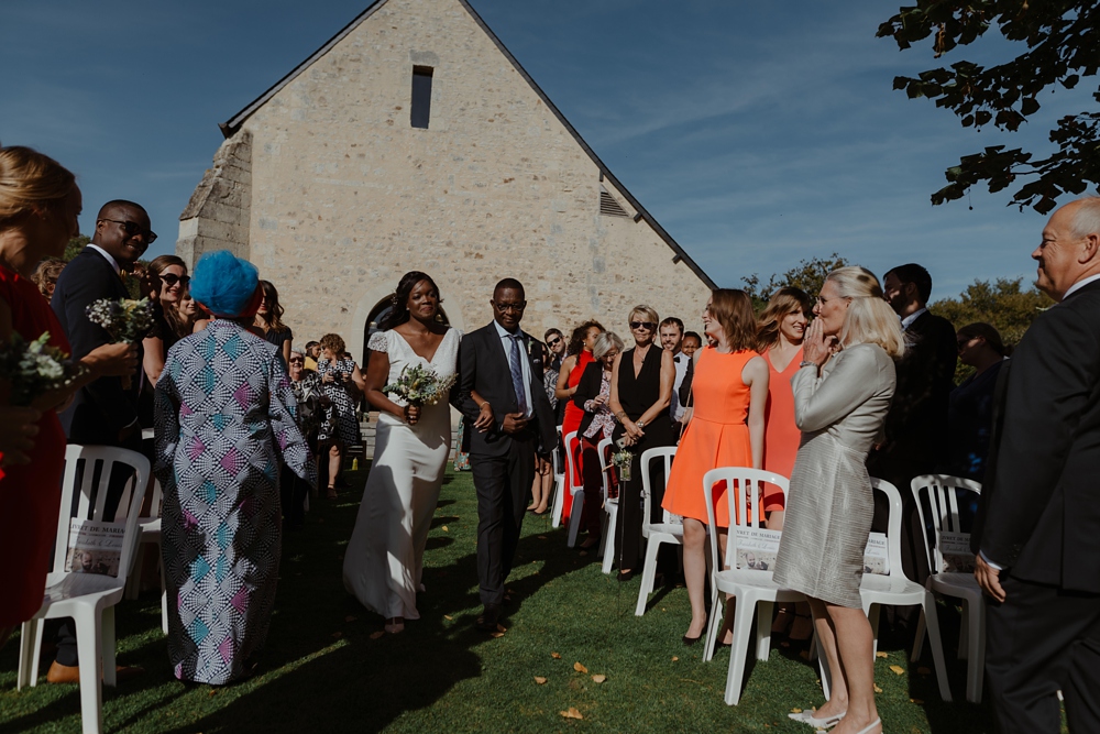 Mariage à la Grange Espins en Normandie près de Caen - Robe Laure de Sagazan - Photographe mariage Emmanuelle Auzou