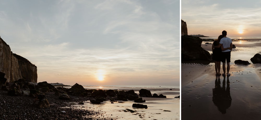 La jolie plage de Varengeville sur Mer comme lieu pour réaliser une séance couple (engagement) afin de faire connaissance avec sa photographe Emmanuelle Auzou, avant le mariage.