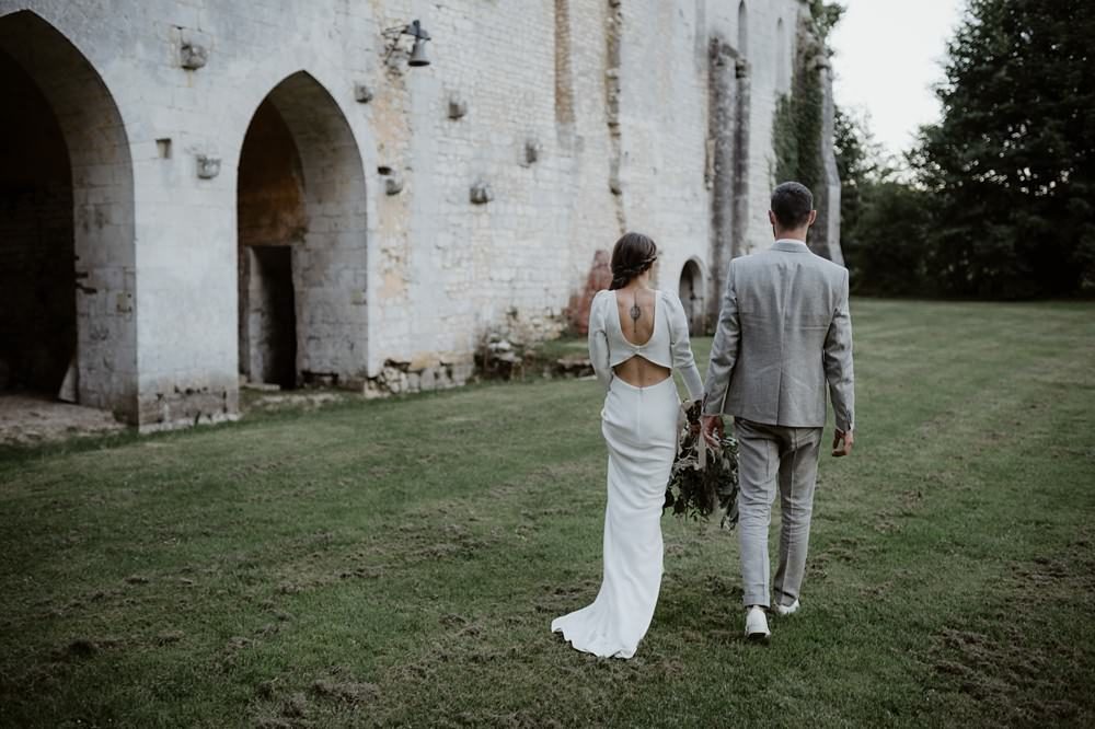 Mariage intime et minimaliste à l'Abbaye de Fontaine Guérard - Emmanuelle Auzou Photographe