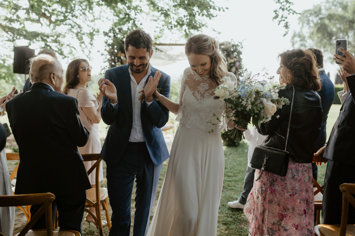 Photographe mariage et vidéaste mariage juif aux Jardins de Coppélia près de Honfleur et Deauville avec cérémonie laïque en extérieur
